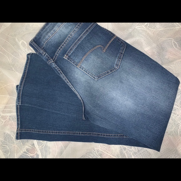 ✨Make an offer✨ Women’s Jeans! - Picture 3 of 4